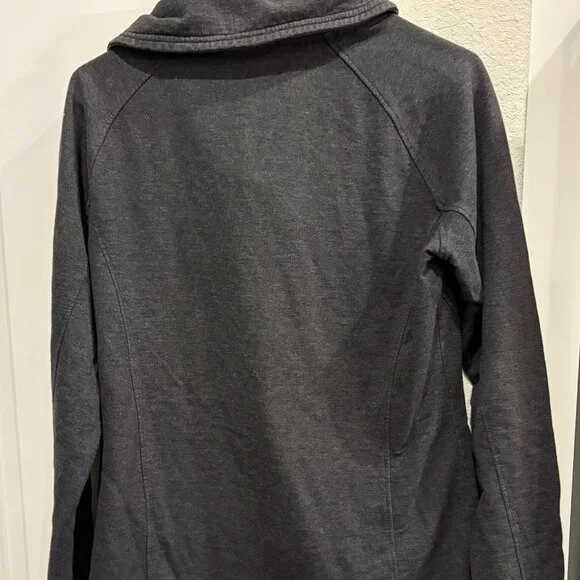 Puma Women's Black Mock Neck Sweater Long Sleeve Pullover Size Large - Great Con - Picture 2 of 10